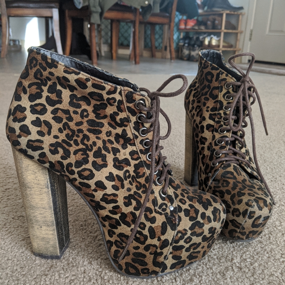 Leopard heeled booties ππ - Picture 2 of 7